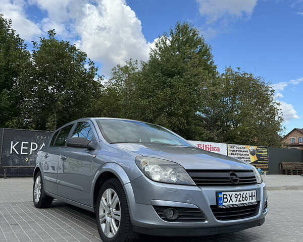 Серый Опель Астра, объемом двигателя 1.6 л и пробегом 255 тыс. км за 4100 $, фото 2 на Automoto.ua