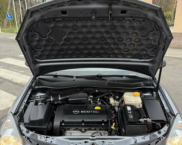 Серый Опель Астра, объемом двигателя 1.6 л и пробегом 180 тыс. км за 6350 $, фото 22 на Automoto.ua