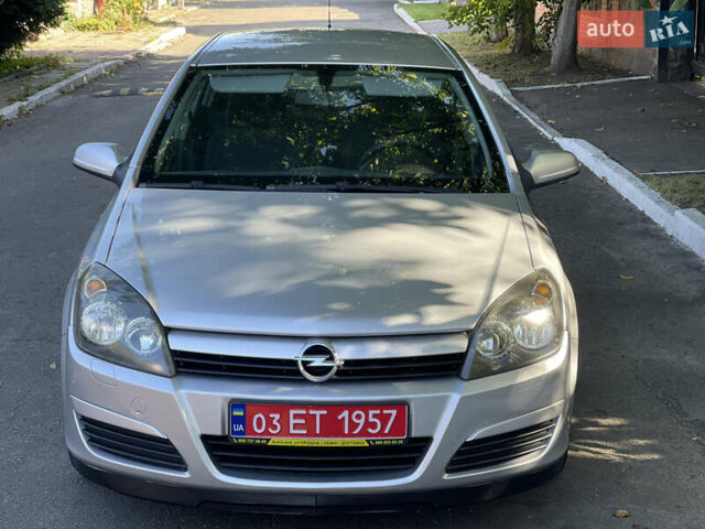 Серый Опель Астра, объемом двигателя 1.8 л и пробегом 196 тыс. км за 6500 $, фото 2 на Automoto.ua