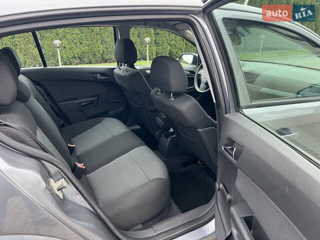 Серый Опель Астра, объемом двигателя 1.6 л и пробегом 259 тыс. км за 5100 $, фото 25 на Automoto.ua