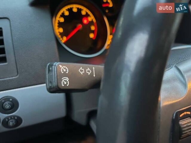 Серый Опель Астра, объемом двигателя 1.8 л и пробегом 175 тыс. км за 6200 $, фото 26 на Automoto.ua