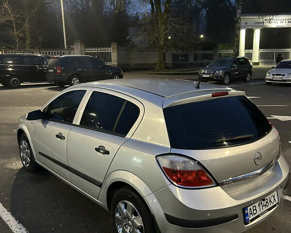 Сірий Опель Астра, об'ємом двигуна 1.4 л та пробігом 298 тис. км за 4800 $, фото 1 на Automoto.ua