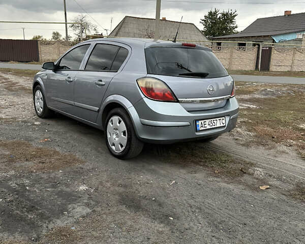 Серый Опель Астра, объемом двигателя 1.6 л и пробегом 264 тыс. км за 4500 $, фото 2 на Automoto.ua