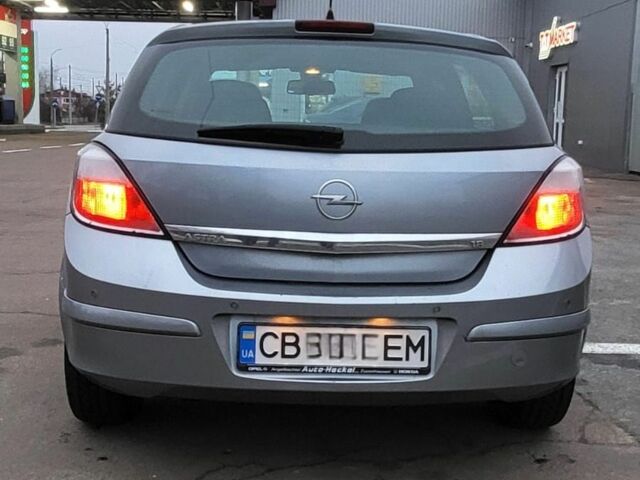 Серый Опель Астра, объемом двигателя 1.8 л и пробегом 195 тыс. км за 4950 $, фото 2 на Automoto.ua