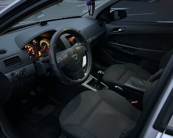 Сірий Опель Астра, об'ємом двигуна 1.4 л та пробігом 298 тис. км за 4800 $, фото 24 на Automoto.ua