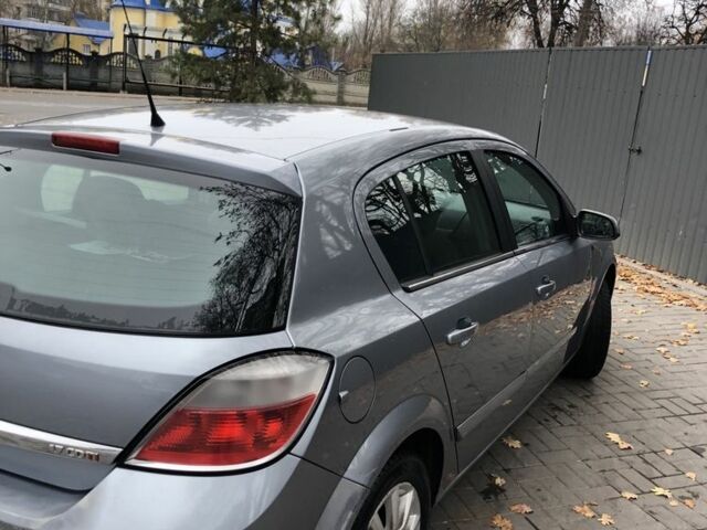 Серый Опель Астра, объемом двигателя 1.7 л и пробегом 261 тыс. км за 4350 $, фото 4 на Automoto.ua