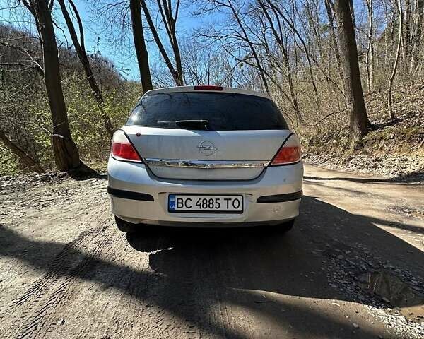 Серый Опель Астра, объемом двигателя 1.69 л и пробегом 248 тыс. км за 4200 $, фото 8 на Automoto.ua
