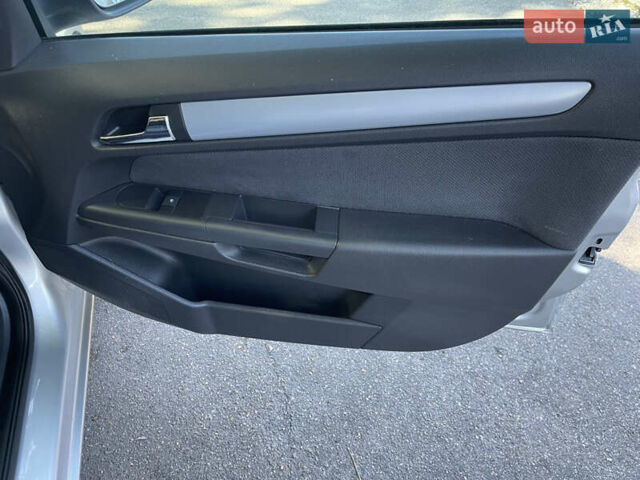 Серый Опель Астра, объемом двигателя 1.8 л и пробегом 196 тыс. км за 6500 $, фото 16 на Automoto.ua