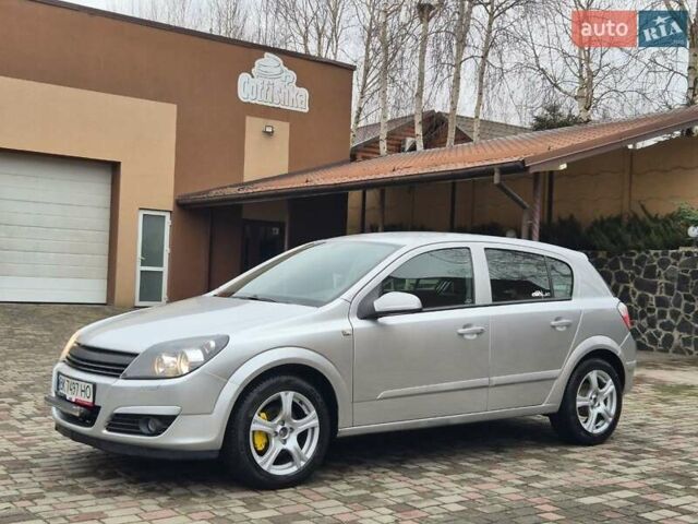 Серый Опель Астра, объемом двигателя 1.6 л и пробегом 325 тыс. км за 3799 $, фото 3 на Automoto.ua