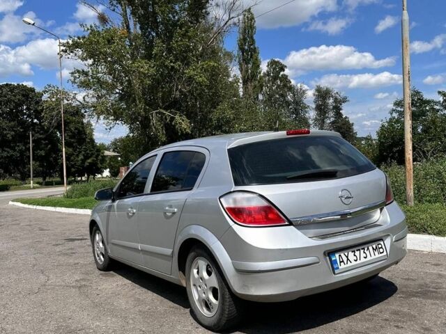Серый Опель Астра, объемом двигателя 1.4 л и пробегом 249 тыс. км за 4100 $, фото 2 на Automoto.ua