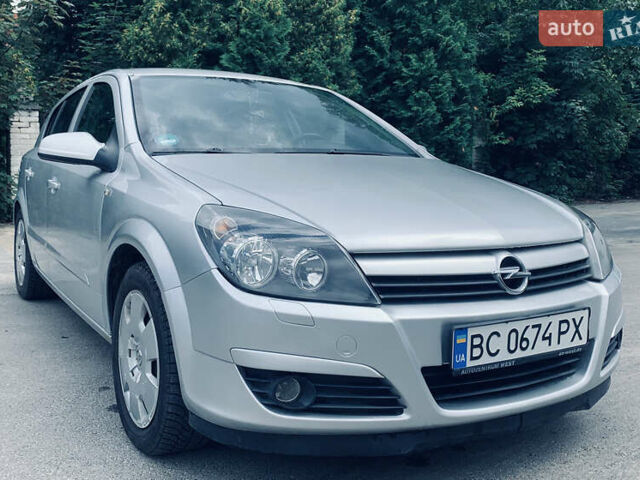 Сірий Опель Астра, об'ємом двигуна 1.6 л та пробігом 242 тис. км за 4600 $, фото 2 на Automoto.ua