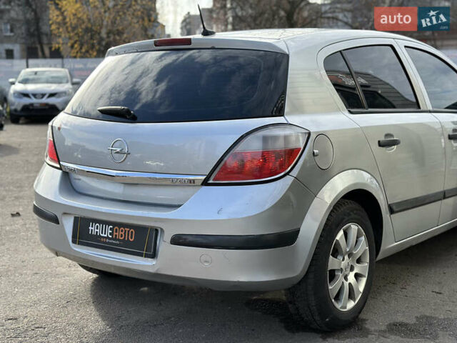 Серый Опель Астра, объемом двигателя 1.69 л и пробегом 250 тыс. км за 3999 $, фото 16 на Automoto.ua