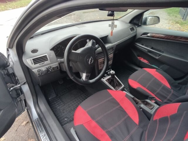 Серый Опель Астра, объемом двигателя 1.4 л и пробегом 327 тыс. км за 4400 $, фото 20 на Automoto.ua