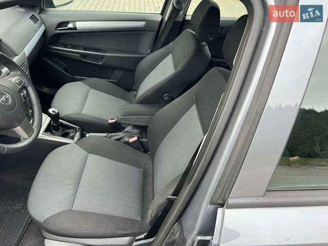 Серый Опель Астра, объемом двигателя 1.6 л и пробегом 259 тыс. км за 5100 $, фото 23 на Automoto.ua