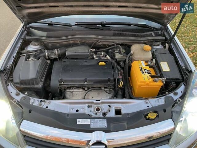 Серый Опель Астра, объемом двигателя 1.6 л и пробегом 326 тыс. км за 5300 $, фото 3 на Automoto.ua