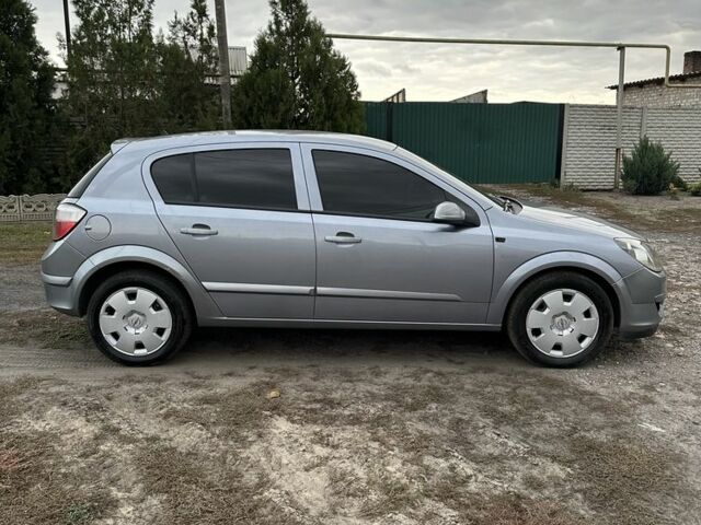 Серый Опель Астра, объемом двигателя 1.6 л и пробегом 264 тыс. км за 4800 $, фото 4 на Automoto.ua