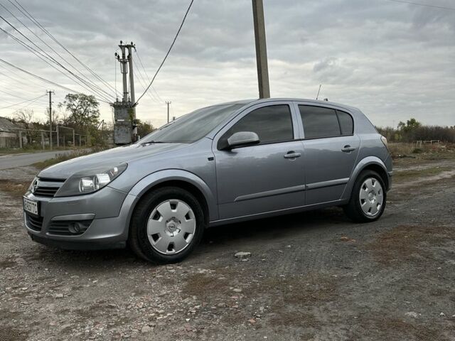 Серый Опель Астра, объемом двигателя 1.6 л и пробегом 264 тыс. км за 4800 $, фото 2 на Automoto.ua