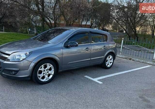 Серый Опель Астра, объемом двигателя 1.9 л и пробегом 433 тыс. км за 4400 $, фото 4 на Automoto.ua