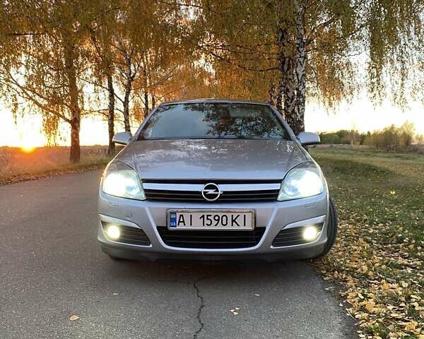 Серый Опель Астра, объемом двигателя 1.6 л и пробегом 326 тыс. км за 5300 $, фото 10 на Automoto.ua