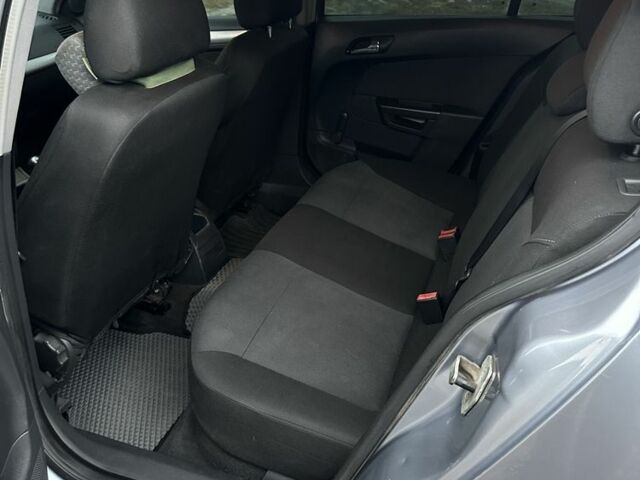 Серый Опель Астра, объемом двигателя 1.6 л и пробегом 264 тыс. км за 4800 $, фото 10 на Automoto.ua