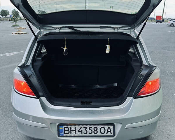 Сірий Опель Астра, об'ємом двигуна 1.6 л та пробігом 230 тис. км за 4700 $, фото 3 на Automoto.ua