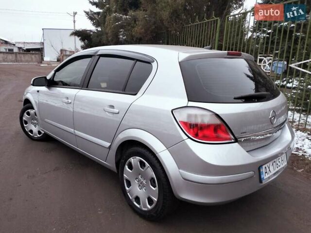 Серый Опель Астра, объемом двигателя 1.7 л и пробегом 250 тыс. км за 4800 $, фото 6 на Automoto.ua