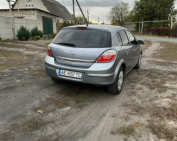 Серый Опель Астра, объемом двигателя 1.6 л и пробегом 264 тыс. км за 4500 $, фото 4 на Automoto.ua