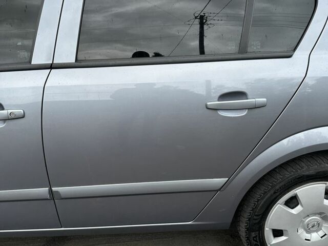 Серый Опель Астра, объемом двигателя 1.6 л и пробегом 264 тыс. км за 4800 $, фото 12 на Automoto.ua