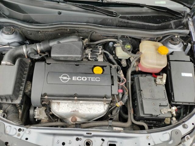 Серый Опель Астра, объемом двигателя 1.6 л и пробегом 217 тыс. км за 4650 $, фото 1 на Automoto.ua