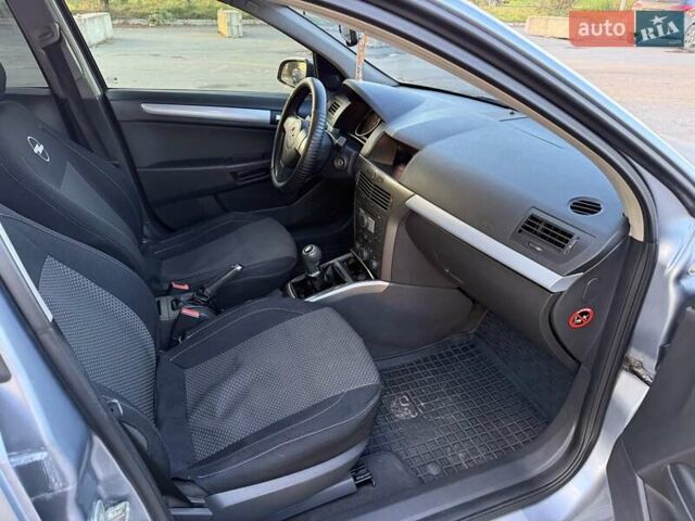 Опель Астра 2005 в Хмельницком на Automoto.ua Серый Опель Астра, объемом двигателя 1.4 л и пробегом 275 тыс. км за 4300 $, фото 23 на Automoto.ua