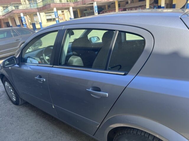 Серый Опель Астра, объемом двигателя 1.6 л и пробегом 178 тыс. км за 4200 $, фото 4 на Automoto.ua