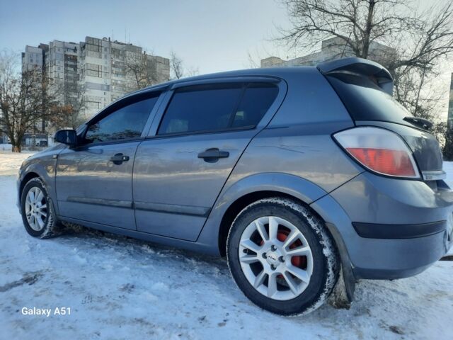 Серый Опель Астра, объемом двигателя 1.4 л и пробегом 309 тыс. км за 3000 $, фото 18 на Automoto.ua