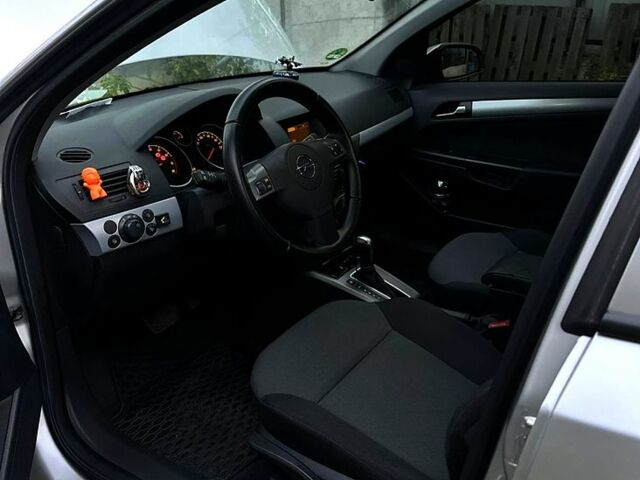 Серый Опель Астра, объемом двигателя 1.8 л и пробегом 220 тыс. км за 7500 $, фото 3 на Automoto.ua