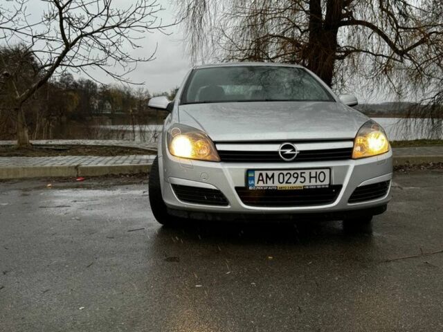 Серый Опель Астра, объемом двигателя 1.6 л и пробегом 255 тыс. км за 4400 $, фото 9 на Automoto.ua
