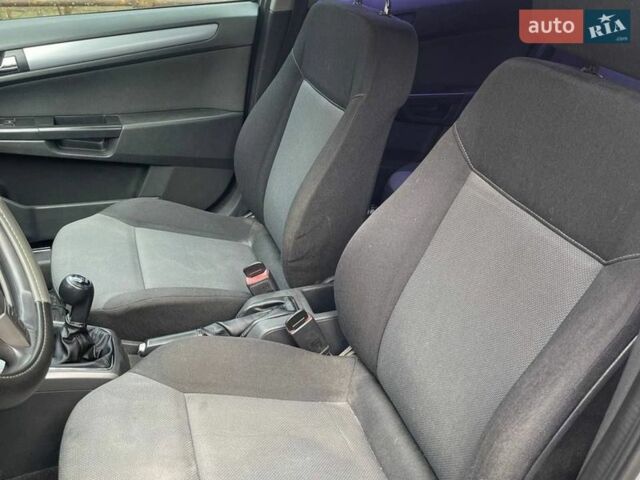 Серый Опель Астра, объемом двигателя 1.2 л и пробегом 290 тыс. км за 4300 $, фото 8 на Automoto.ua