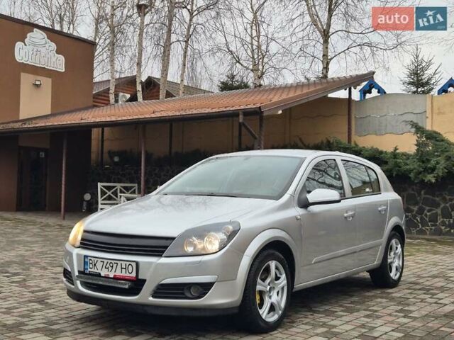 Серый Опель Астра, объемом двигателя 1.6 л и пробегом 325 тыс. км за 3799 $, фото 2 на Automoto.ua