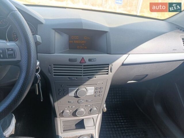 Серый Опель Астра, объемом двигателя 1.69 л и пробегом 335 тыс. км за 3700 $, фото 23 на Automoto.ua