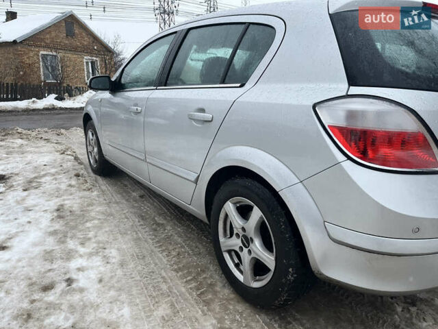 Серый Опель Астра, объемом двигателя 1.8 л и пробегом 216 тыс. км за 5600 $, фото 13 на Automoto.ua