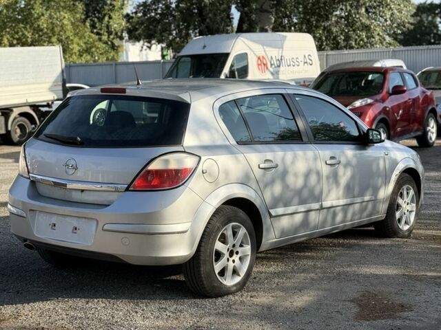 Сірий Опель Астра, об'ємом двигуна 1.8 л та пробігом 228 тис. км за 1601 $, фото 5 на Automoto.ua