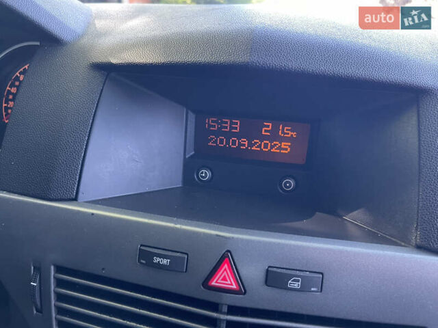 Серый Опель Астра, объемом двигателя 1.8 л и пробегом 196 тыс. км за 6500 $, фото 19 на Automoto.ua