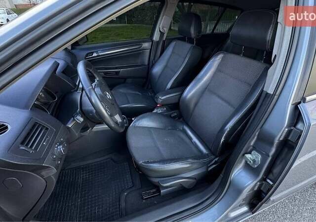 Серый Опель Астра, объемом двигателя 1.9 л и пробегом 433 тыс. км за 4400 $, фото 1 на Automoto.ua