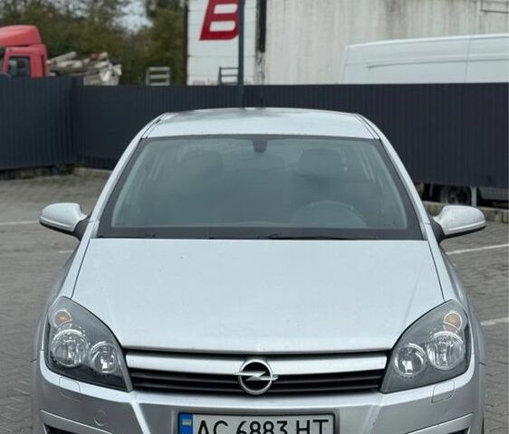 Серый Опель Астра, объемом двигателя 1.7 л и пробегом 296 тыс. км за 3750 $, фото 2 на Automoto.ua