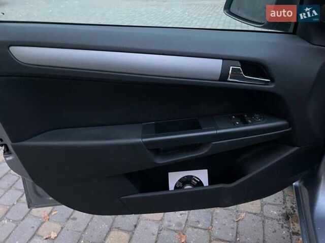 Серый Опель Астра, объемом двигателя 1.8 л и пробегом 175 тыс. км за 6200 $, фото 23 на Automoto.ua