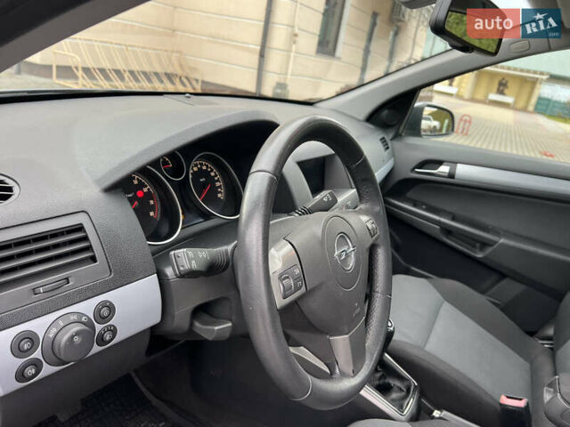 Серый Опель Астра, объемом двигателя 1.6 л и пробегом 259 тыс. км за 5100 $, фото 29 на Automoto.ua