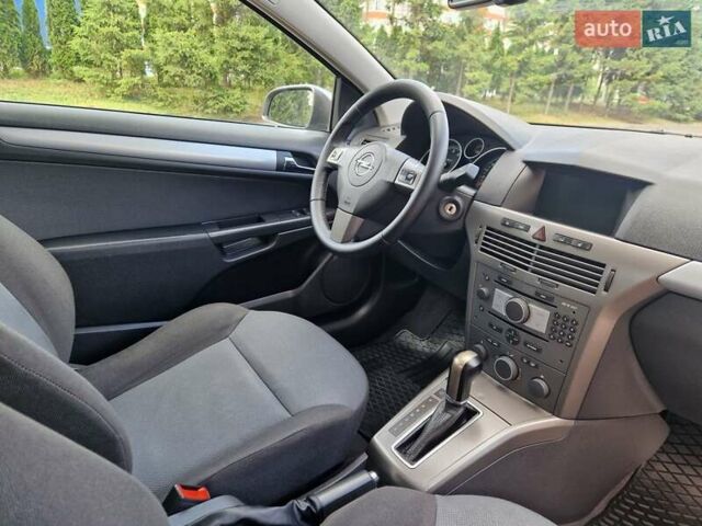 Серый Опель Астра, объемом двигателя 1.8 л и пробегом 119 тыс. км за 6600 $, фото 38 на Automoto.ua