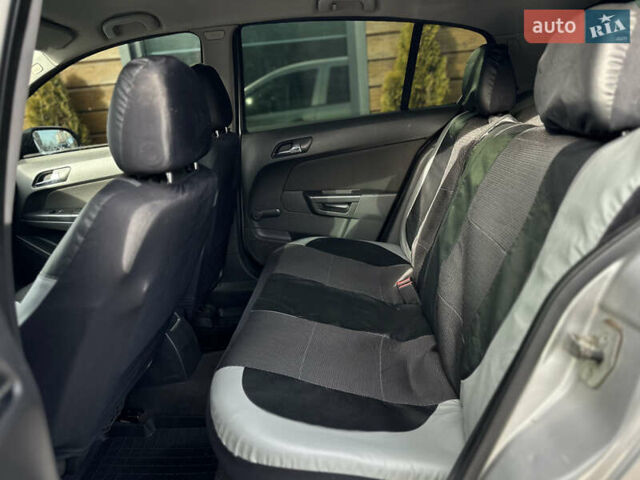 Серый Опель Астра, объемом двигателя 1.69 л и пробегом 250 тыс. км за 3999 $, фото 38 на Automoto.ua