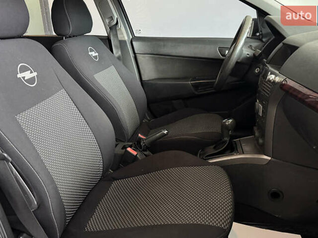 Серый Опель Астра, объемом двигателя 1.4 л и пробегом 215 тыс. км за 4100 $, фото 17 на Automoto.ua