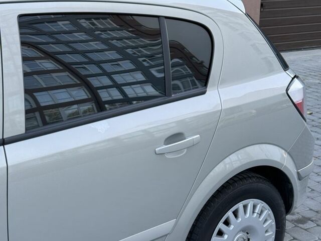 Серый Опель Астра, объемом двигателя 1.6 л и пробегом 287 тыс. км за 4700 $, фото 5 на Automoto.ua