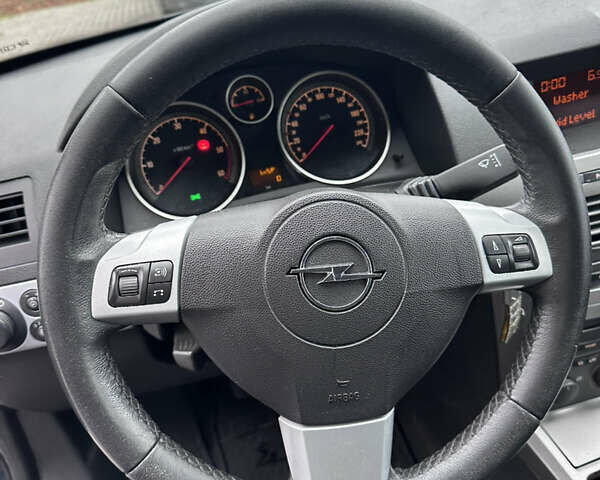 Серый Опель Астра, объемом двигателя 1.2 л и пробегом 274 тыс. км за 3399 $, фото 17 на Automoto.ua