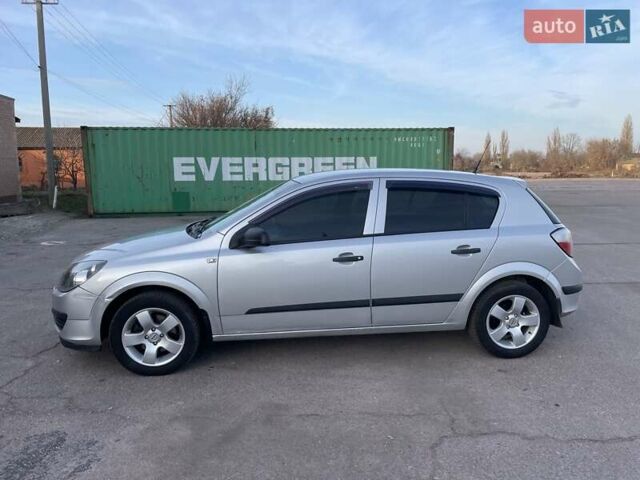 Серый Опель Астра, объемом двигателя 1.4 л и пробегом 220 тыс. км за 3450 $, фото 3 на Automoto.ua